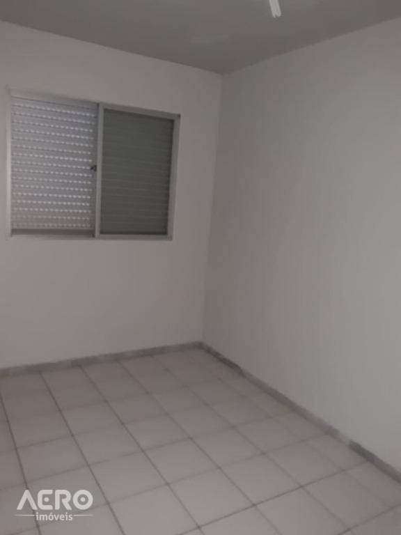 Apartamento à venda com 2 quartos, 62m² - Foto 5