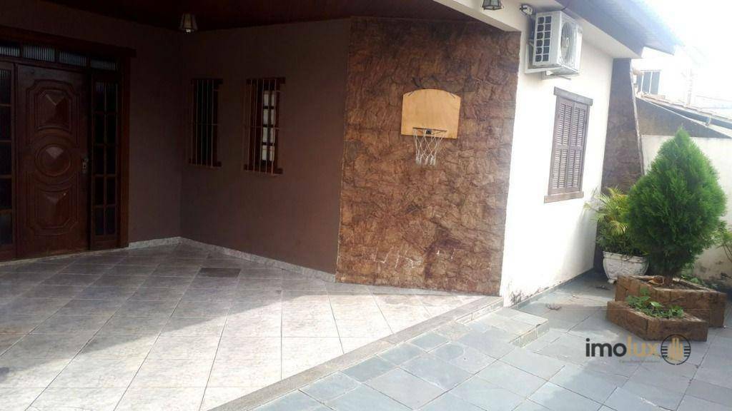 Casa à venda com 3 quartos, 230m² - Foto 7