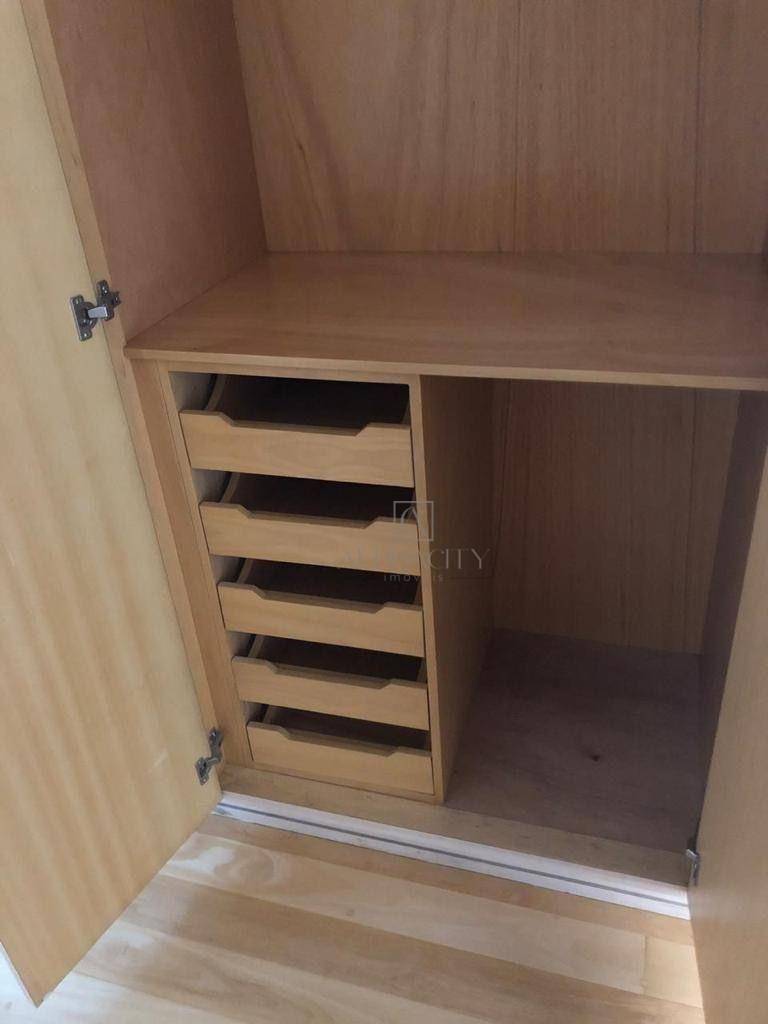 Apartamento para alugar com 4 quartos, 210m² - Foto 12