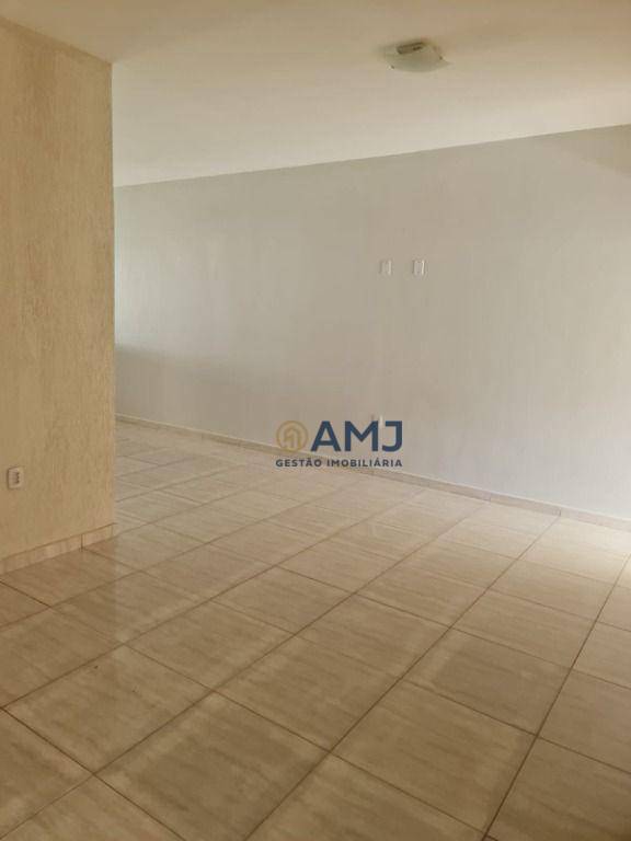 Casa à venda com 3 quartos, 161m² - Foto 2