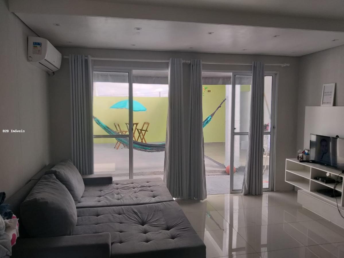 Casa à venda com 2 quartos, 67m² - Foto 11