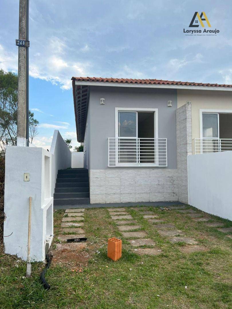 Casa à venda com 2 quartos, 60m² - Foto 1