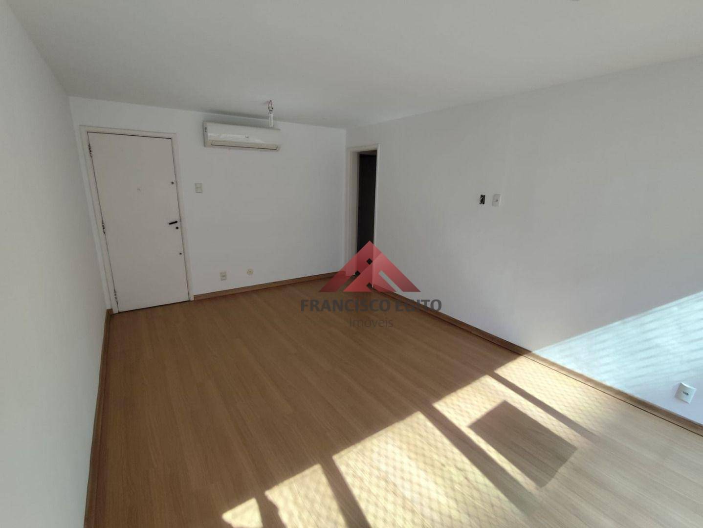 Apartamento à venda com 4 quartos, 110m² - Foto 7