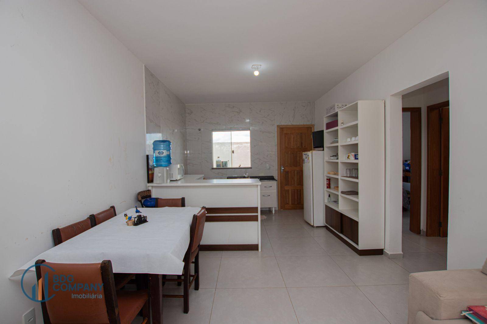 Casa à venda com 2 quartos, 62m² - Foto 4