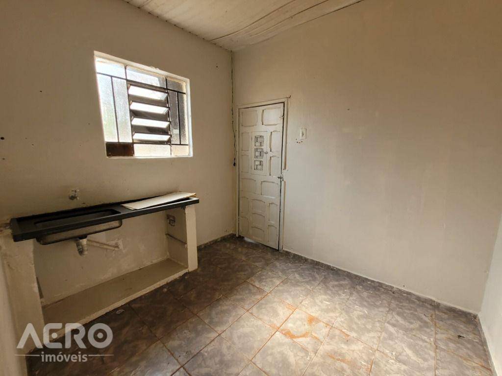 Casa à venda com 3 quartos, 200m² - Foto 27