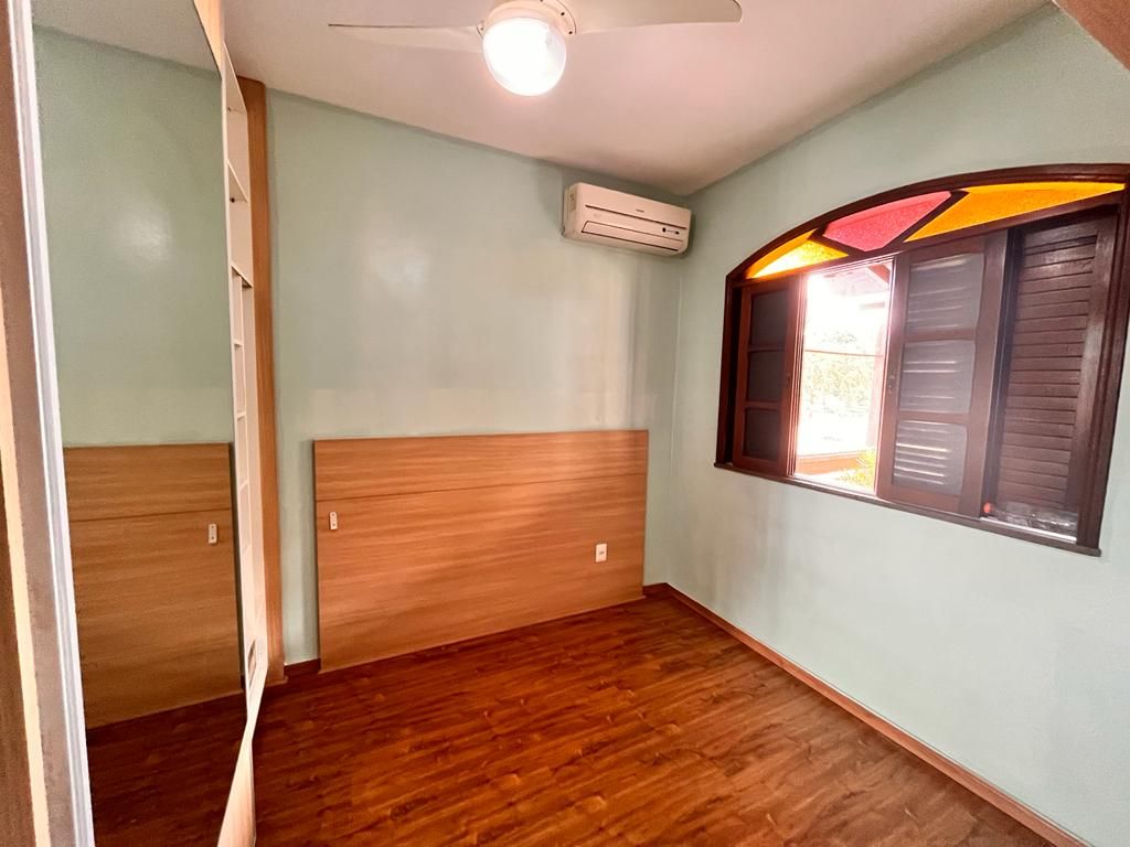 Casa de Condomínio à venda com 3 quartos, 225m² - Foto 29