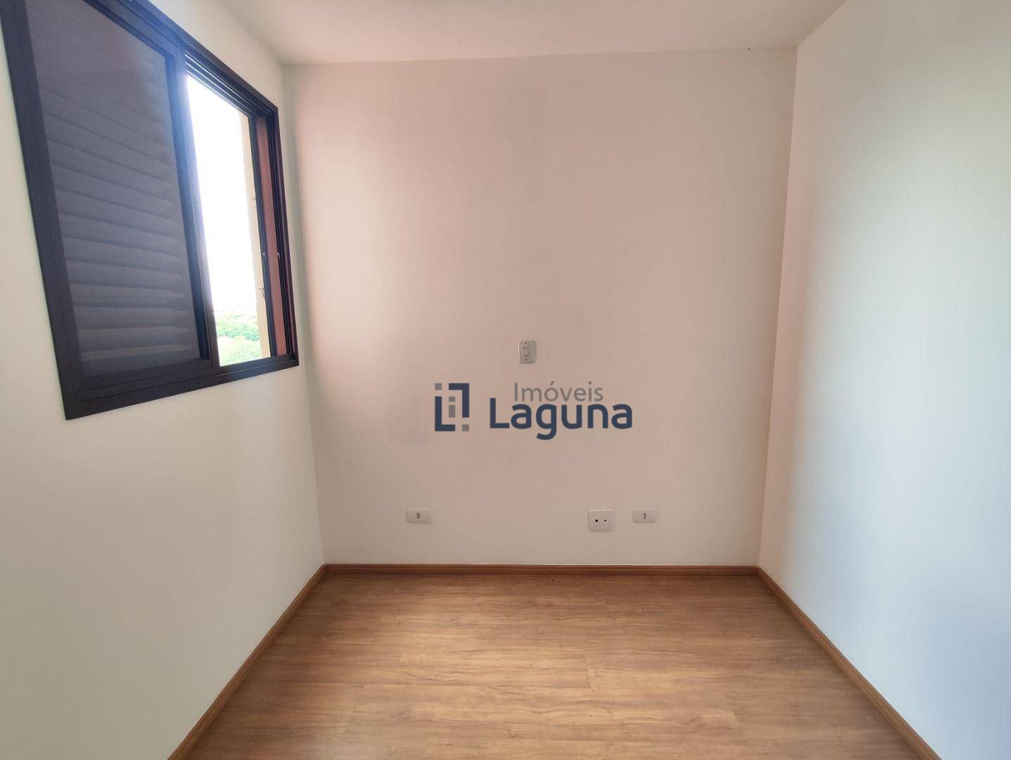 Apartamento para alugar com 3 quartos, 101m² - Foto 19