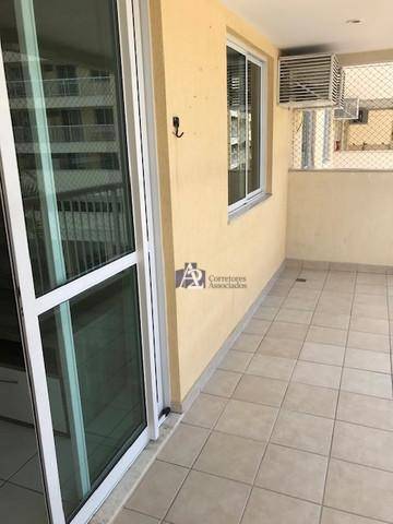 Apartamento à venda com 2 quartos, 77m² - Foto 11