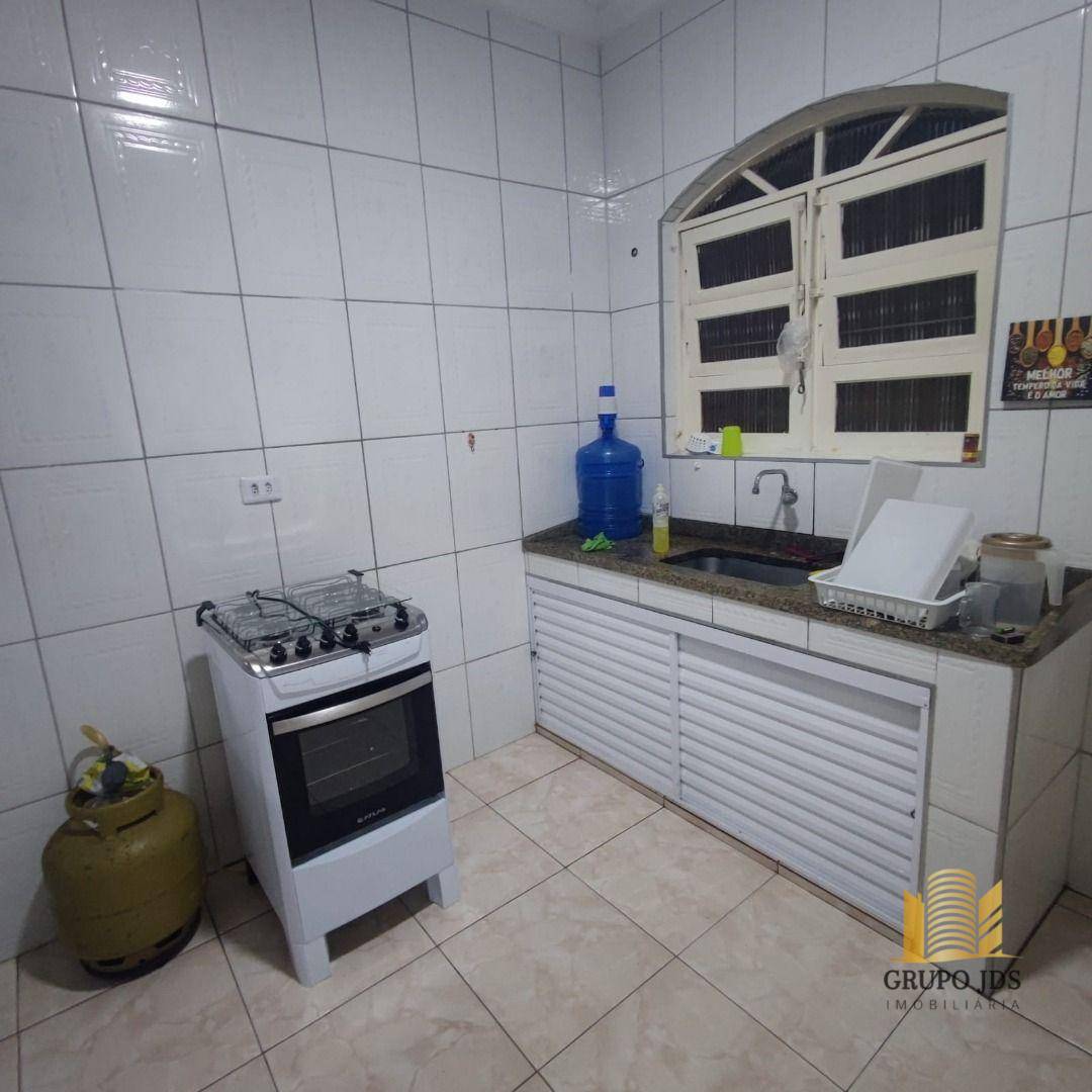 Casa à venda com 3 quartos, 100m² - Foto 5