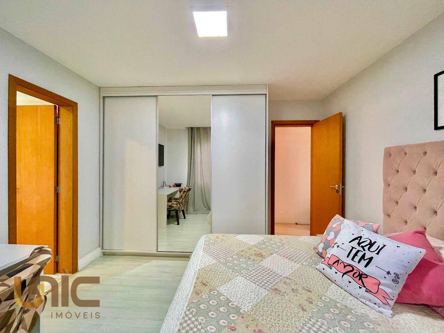 Casa de Condomínio à venda com 4 quartos, 355m² - Foto 17