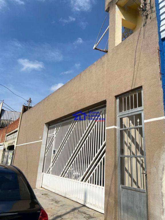 Sobrado à venda com 2 quartos, 229m² - Foto 2