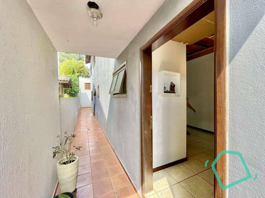 Casa de Condomínio à venda com 4 quartos, 359m² - Foto 3