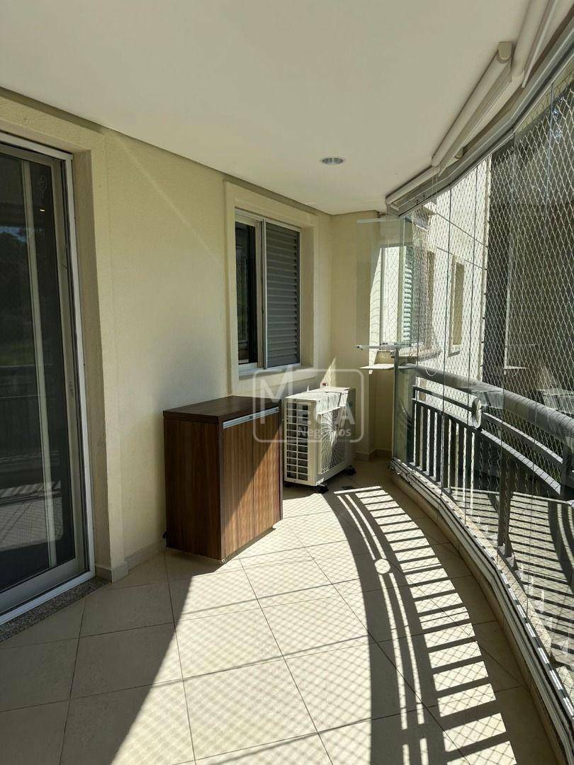 Apartamento para alugar com 3 quartos, 122m² - Foto 5