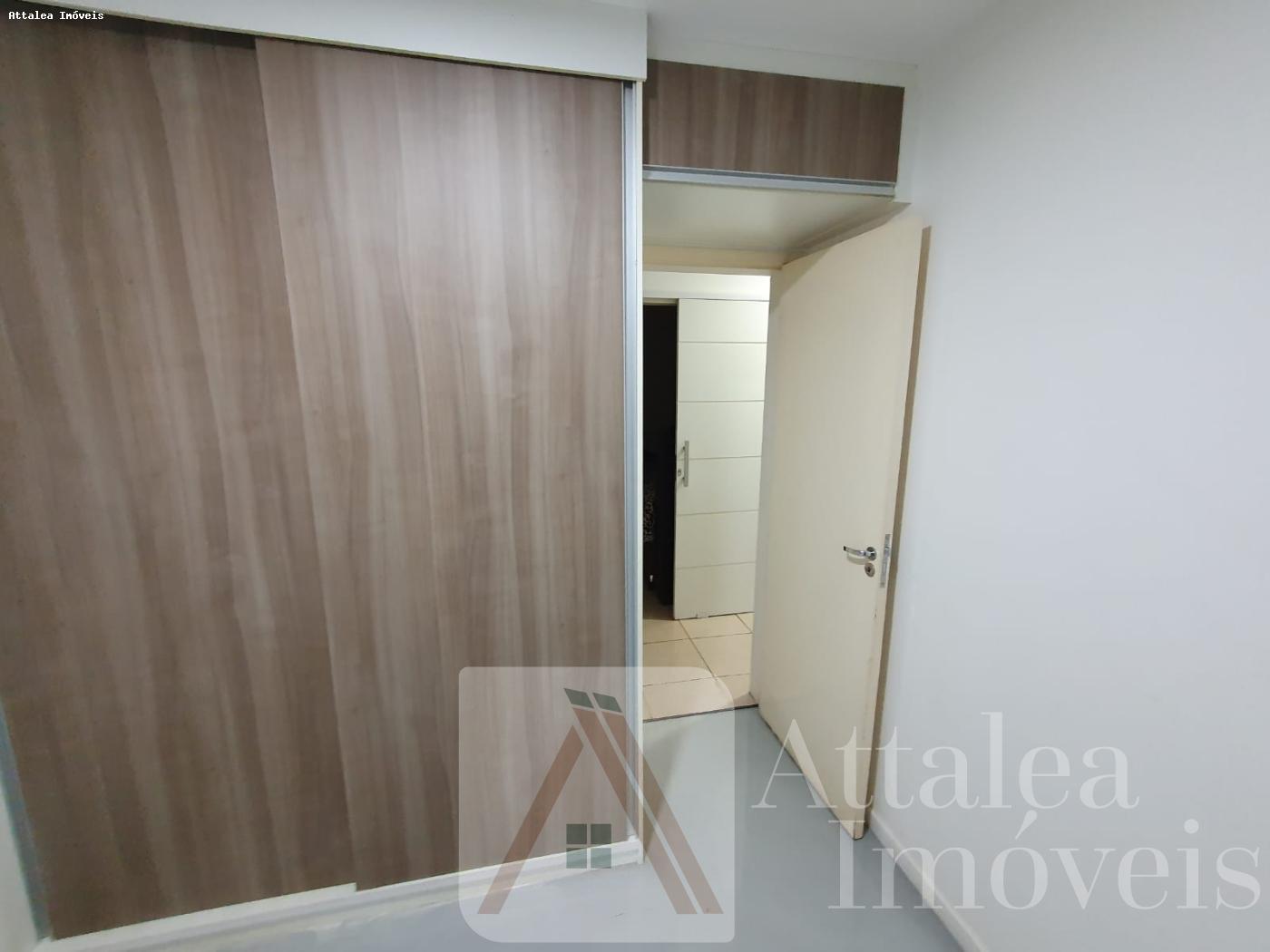 Apartamento à venda com 3 quartos - Foto 2