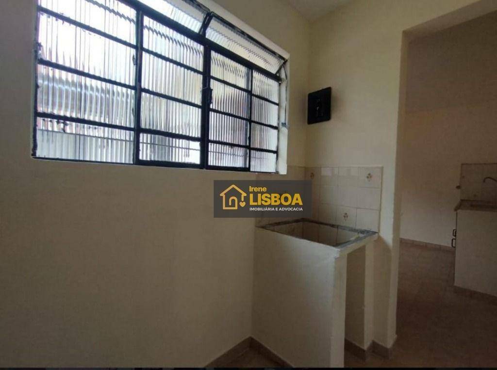 Casa à venda com 6 quartos, 250m² - Foto 5