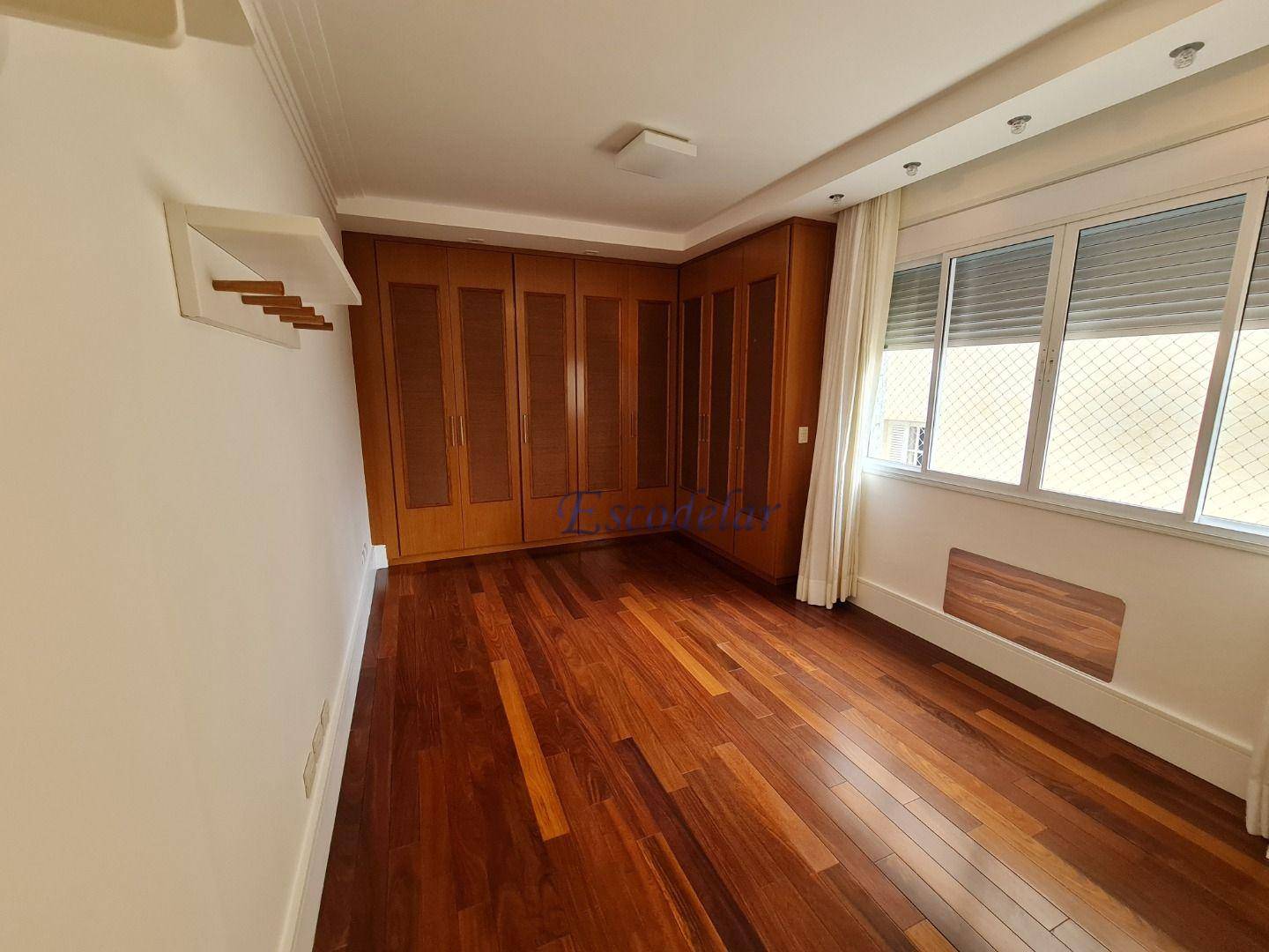 Apartamento para alugar com 3 quartos, 210m² - Foto 17