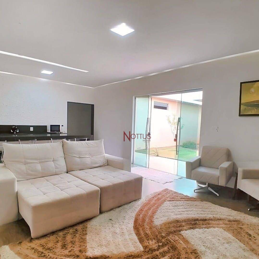 Casa à venda com 5 quartos, 600m² - Foto 2