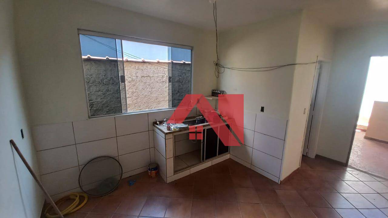 Casa para alugar com 2 quartos, 100m² - Foto 9