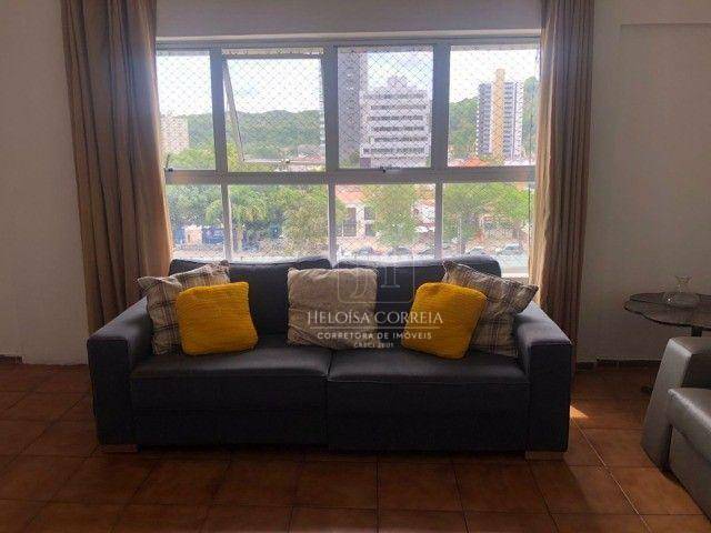 Apartamento para alugar com 3 quartos, 200m² - Foto 1