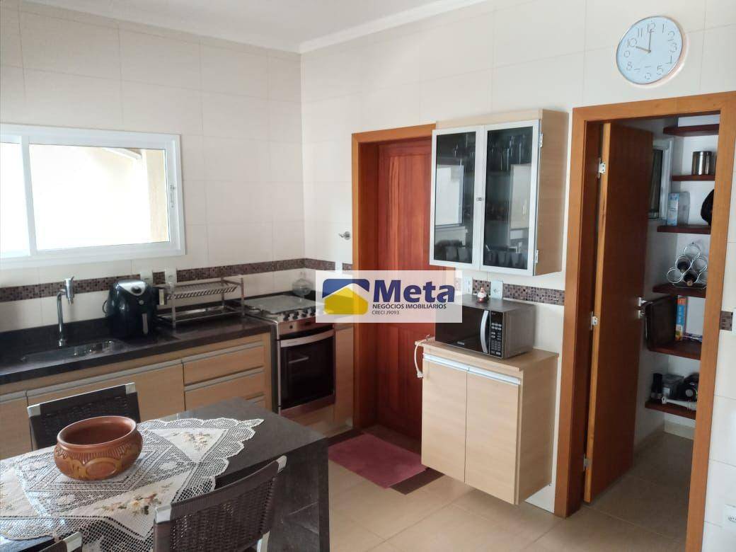 Casa à venda com 3 quartos, 180m² - Foto 7