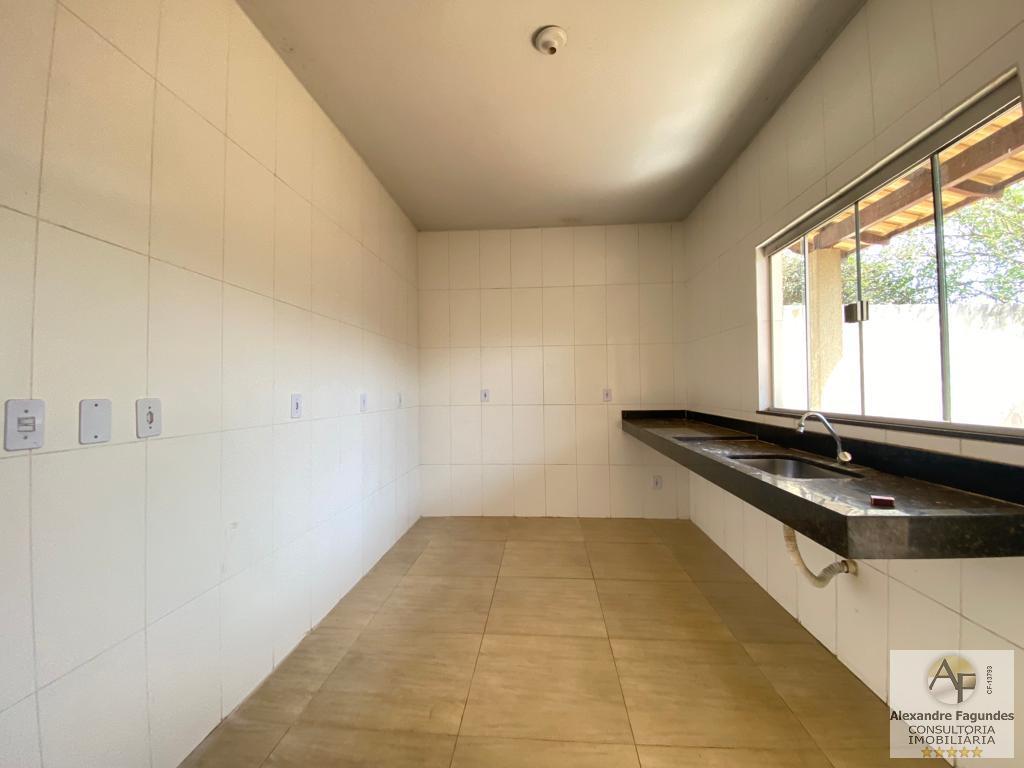 Casa à venda com 3 quartos, 96m² - Foto 4