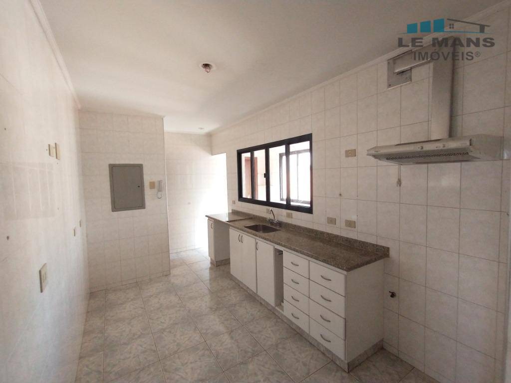 Apartamento à venda com 3 quartos, 115m² - Foto 9