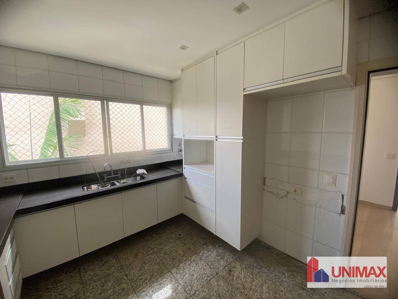 Casa de Condomínio para alugar com 4 quartos, 485m² - Foto 12