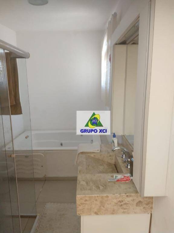 Casa à venda com 4 quartos, 200m² - Foto 14