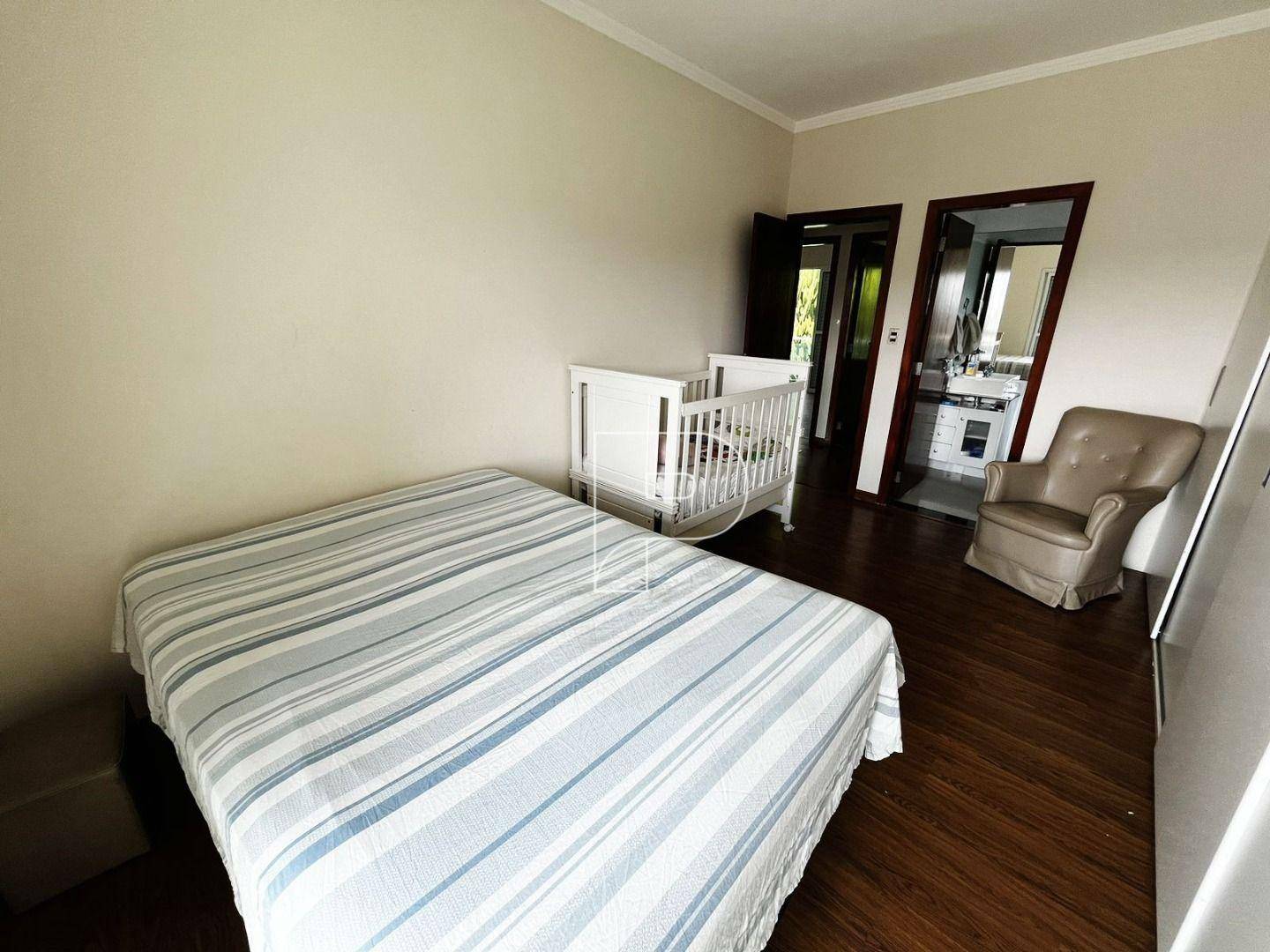 Casa de Condomínio à venda com 4 quartos, 238m² - Foto 14