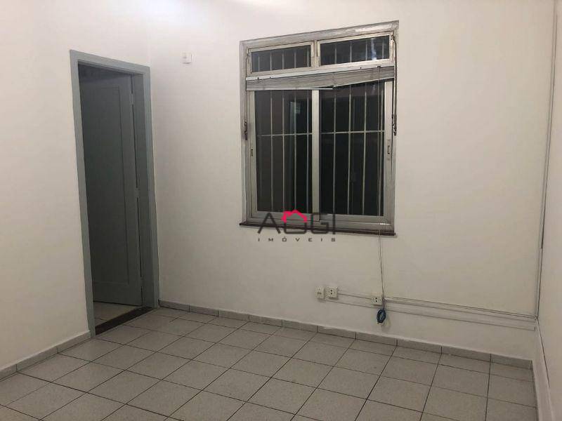 Casa à venda com 6 quartos, 200m² - Foto 7