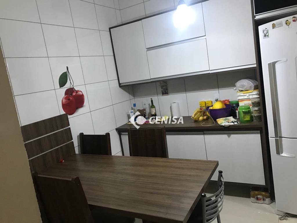 Casa à venda com 3 quartos, 205m² - Foto 5