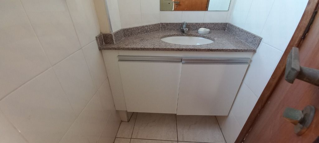 Apartamento para alugar com 2 quartos, 107m² - Foto 15