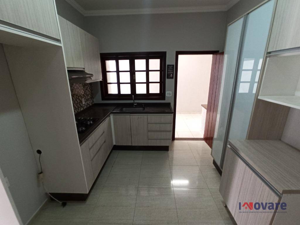 Casa à venda com 3 quartos, 140m² - Foto 2