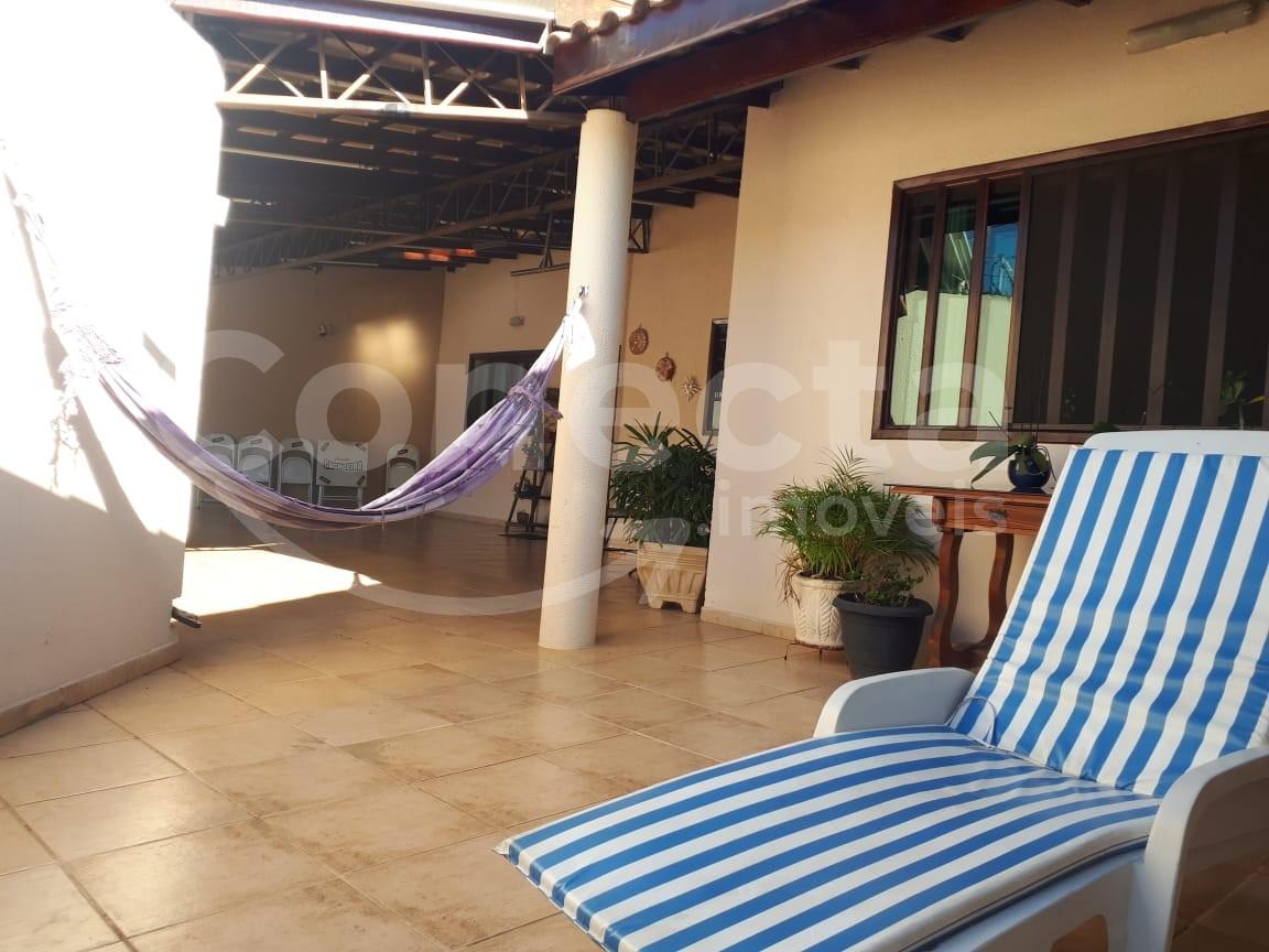 Casa à venda com 3 quartos, 202m² - Foto 4