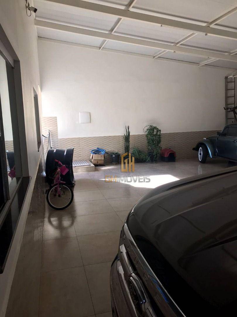 Casa à venda com 3 quartos, 230m² - Foto 7