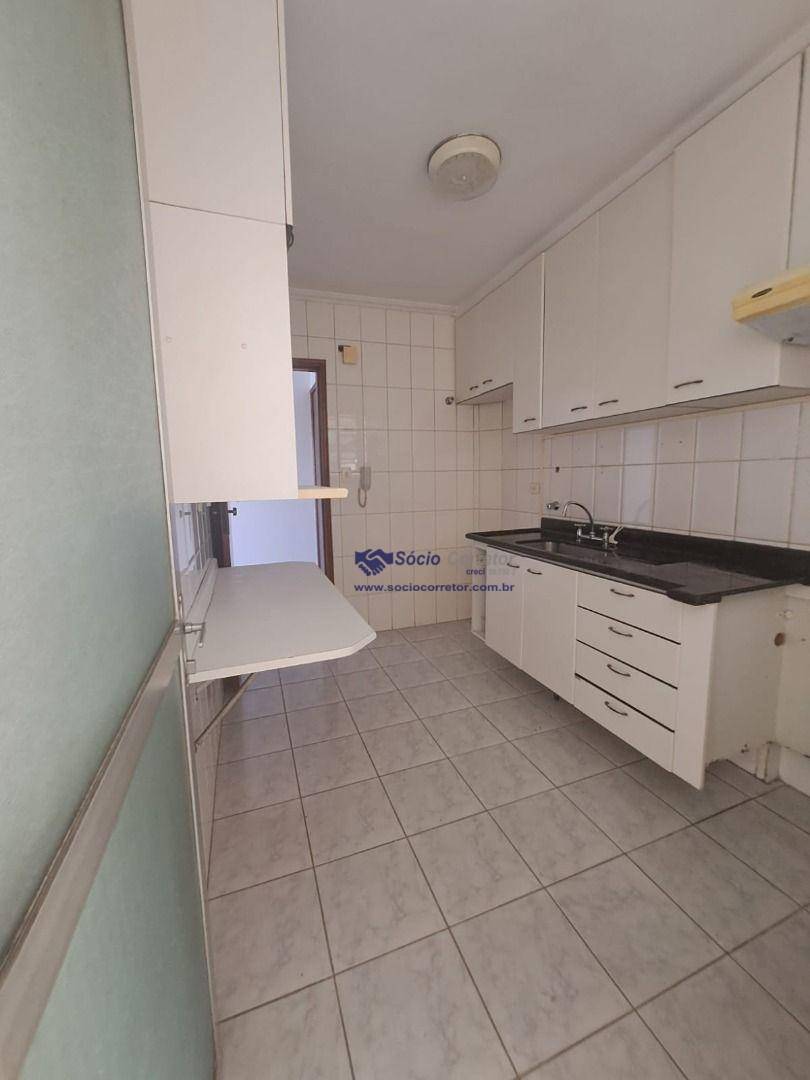 Apartamento para alugar com 3 quartos, 76m² - Foto 23