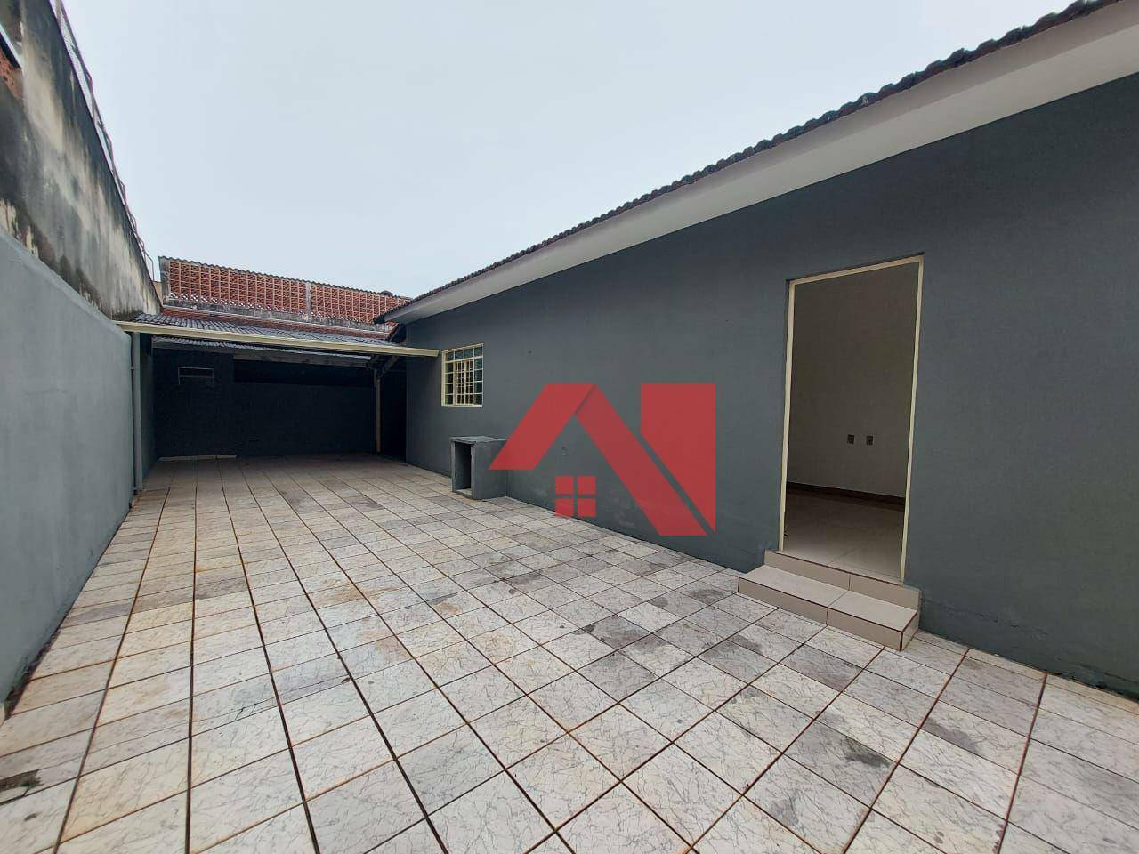 Casa à venda com 2 quartos, 70m² - Foto 4