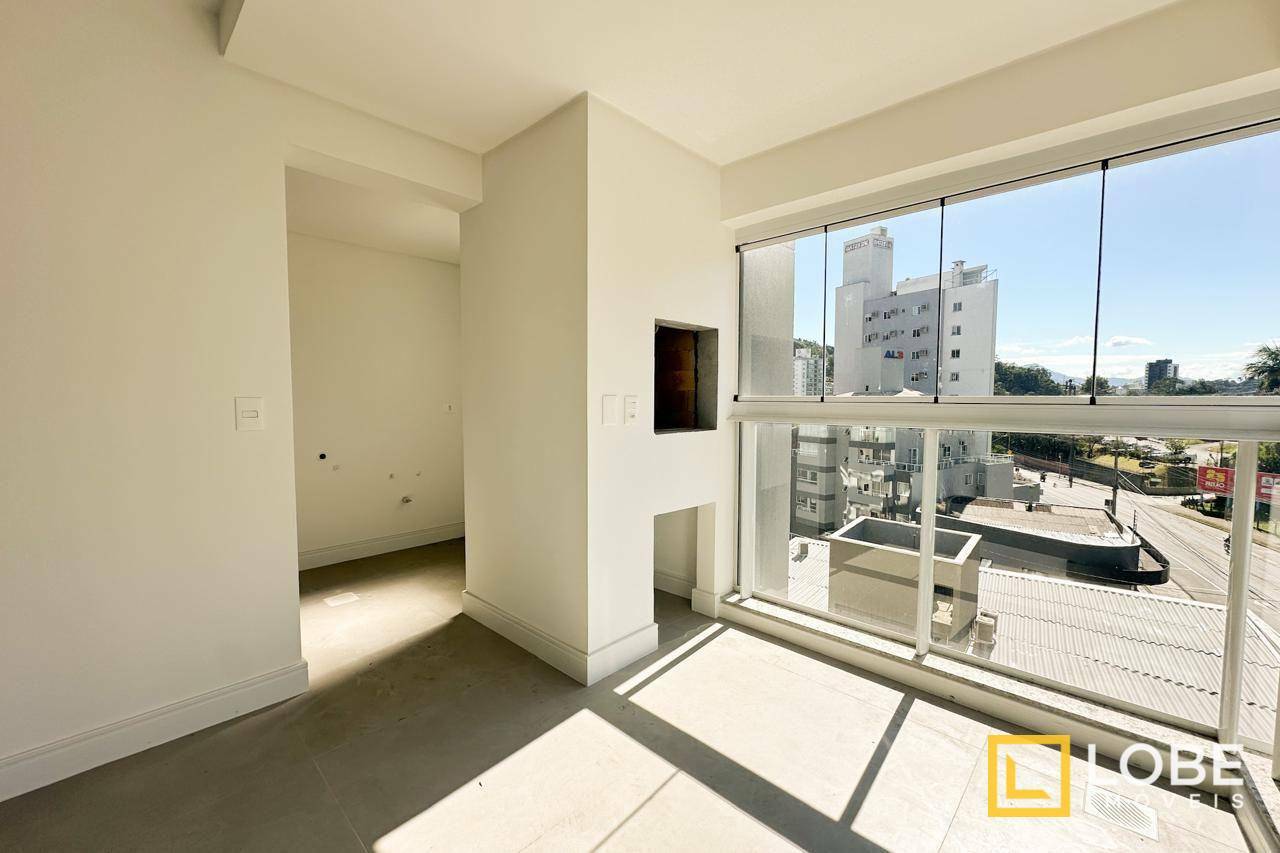 Apartamento à venda com 3 quartos, 112m² - Foto 2
