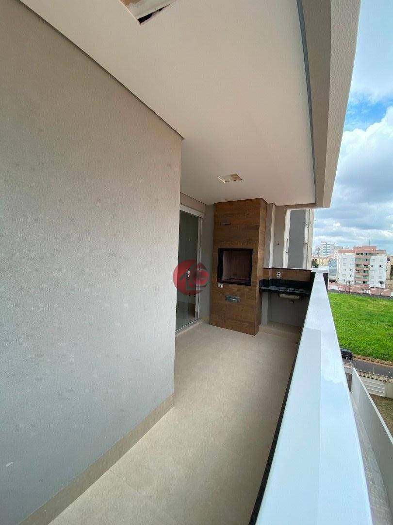 Apartamento à venda com 3 quartos, 188m² - Foto 15