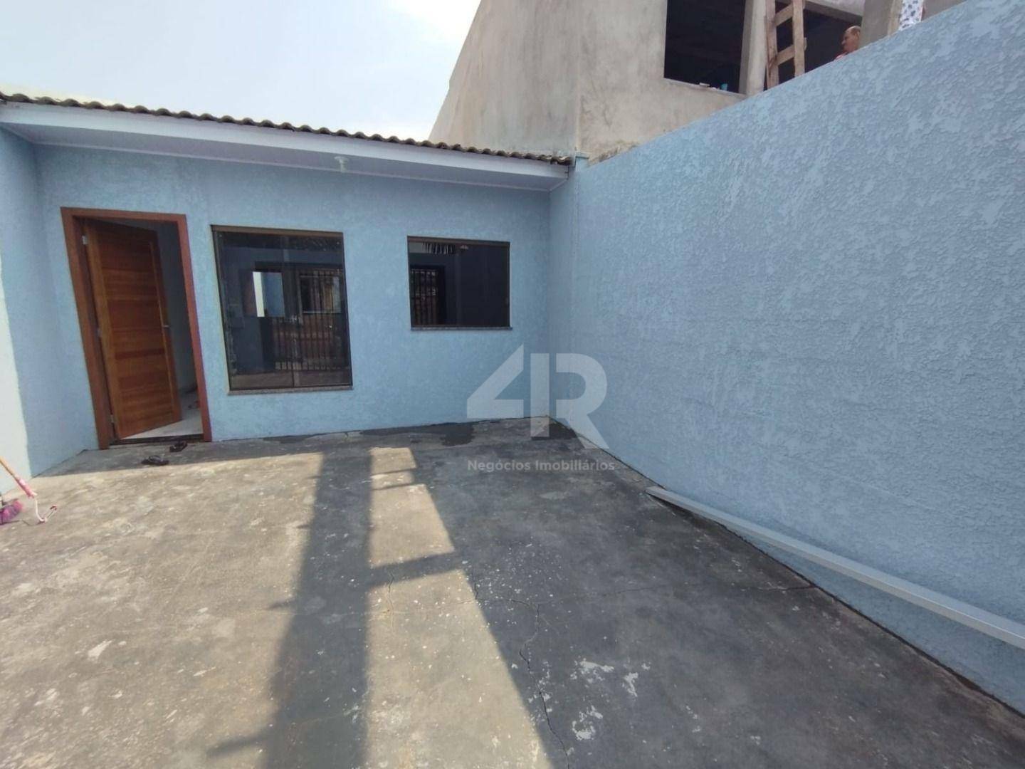 Casa à venda com 2 quartos, 67m² - Foto 1