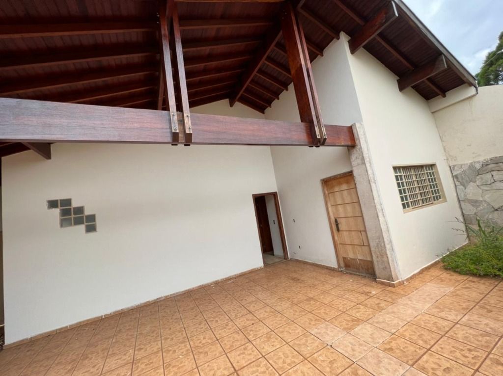 Casa à venda com 6 quartos, 256m² - Foto 47