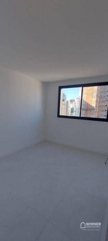 Apartamento à venda com 3 quartos, 200m² - Foto 16