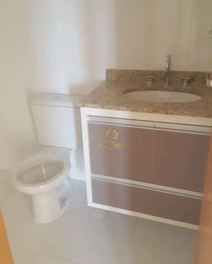 Apartamento à venda com 2 quartos, 77m² - Foto 4