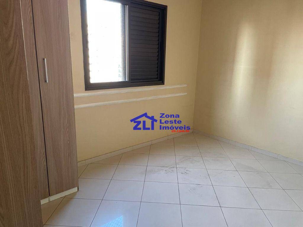 Apartamento para alugar com 3 quartos, 87m² - Foto 8