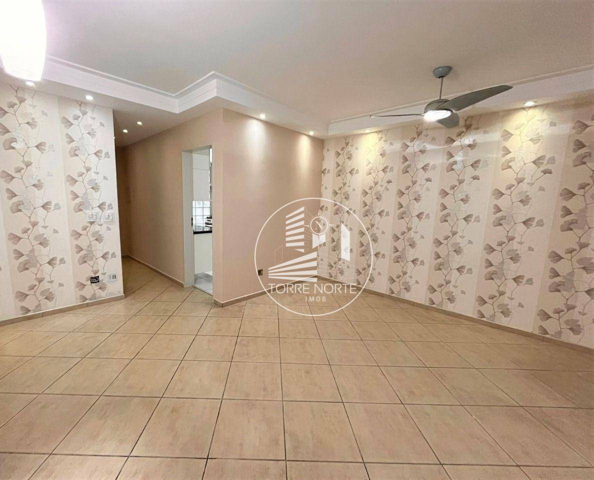 Sobrado à venda com 3 quartos, 120m² - Foto 1