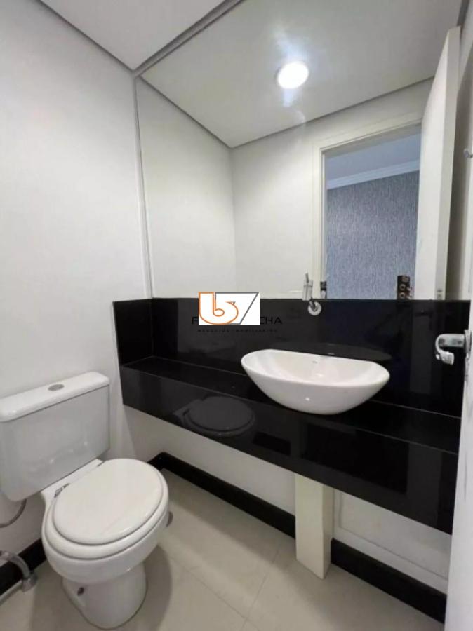 Apartamento para alugar com 3 quartos, 202m² - Foto 11