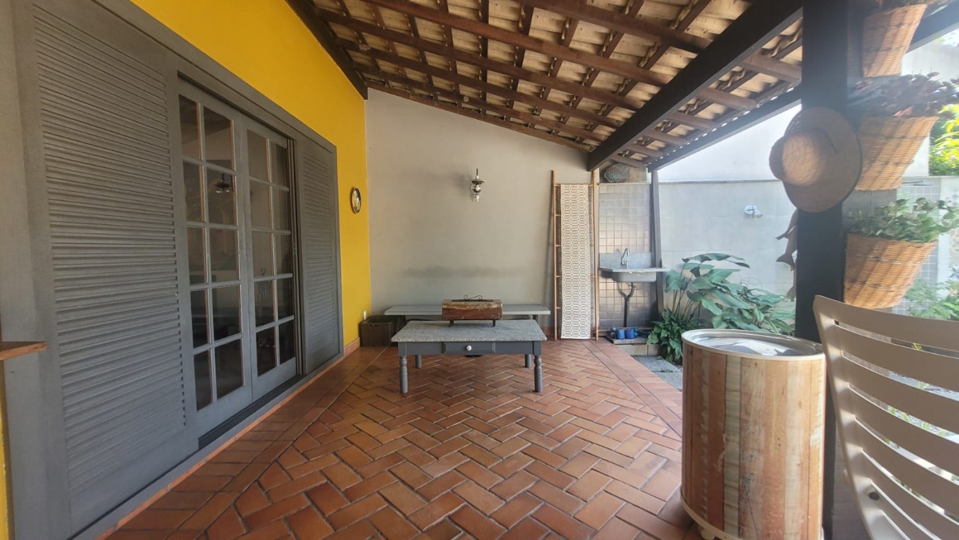 Casa de Condomínio à venda com 4 quartos, 290m² - Foto 9