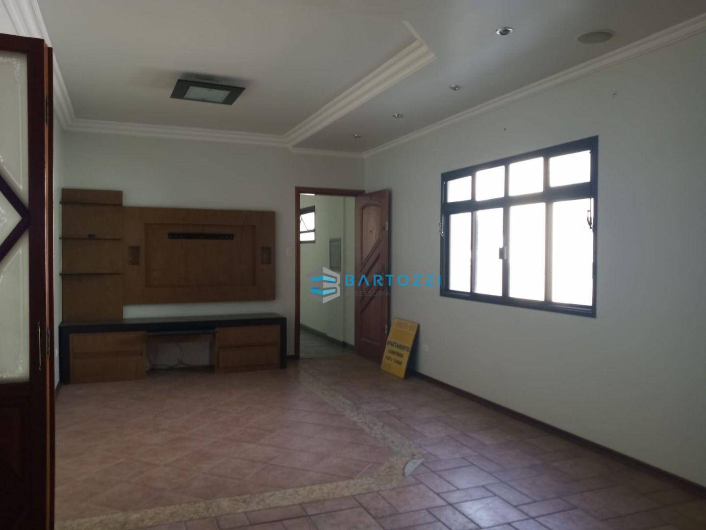 Apartamento à venda com 3 quartos, 110m² - Foto 2