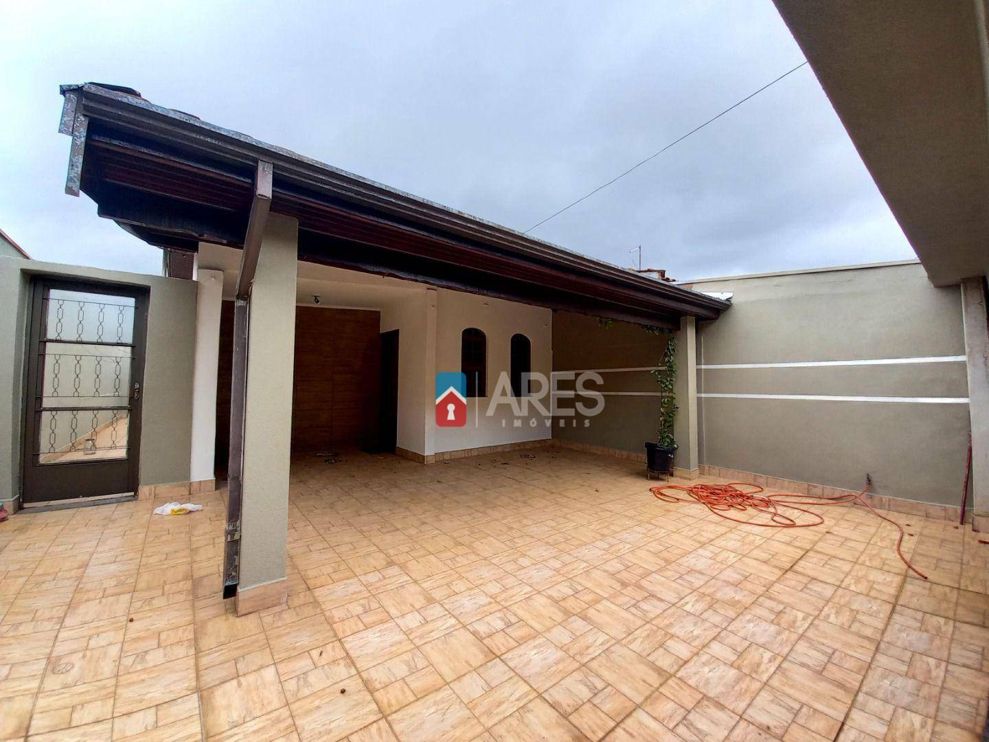 Casa à venda com 2 quartos, 150M2 - Foto 1