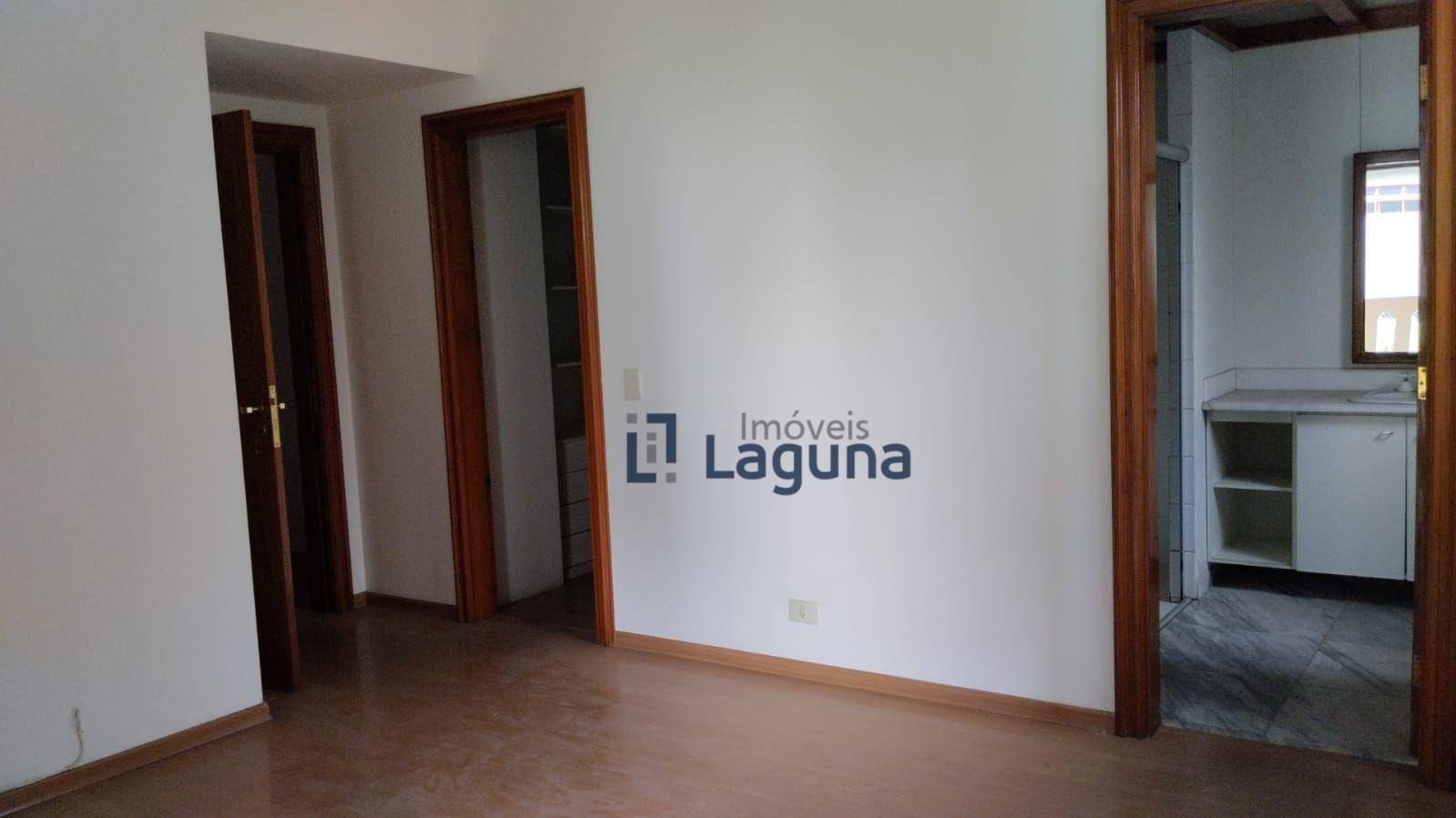 Apartamento para alugar com 4 quartos, 263m² - Foto 10